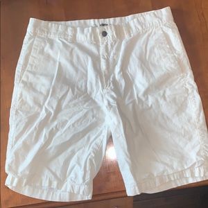 Men’s white linen shorts
